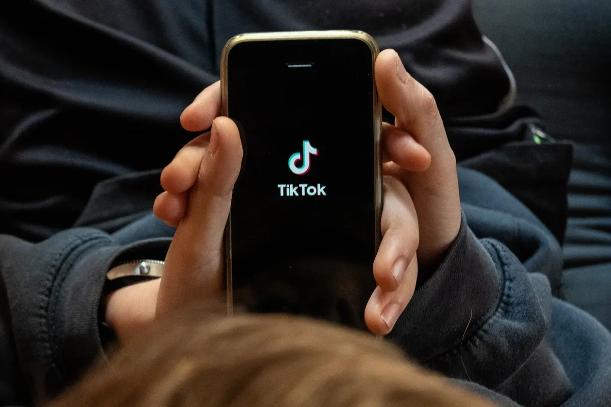 Ưu điểm v&agrave; hạn chế của khi tự x&acirc;y k&ecirc;nh TikTok