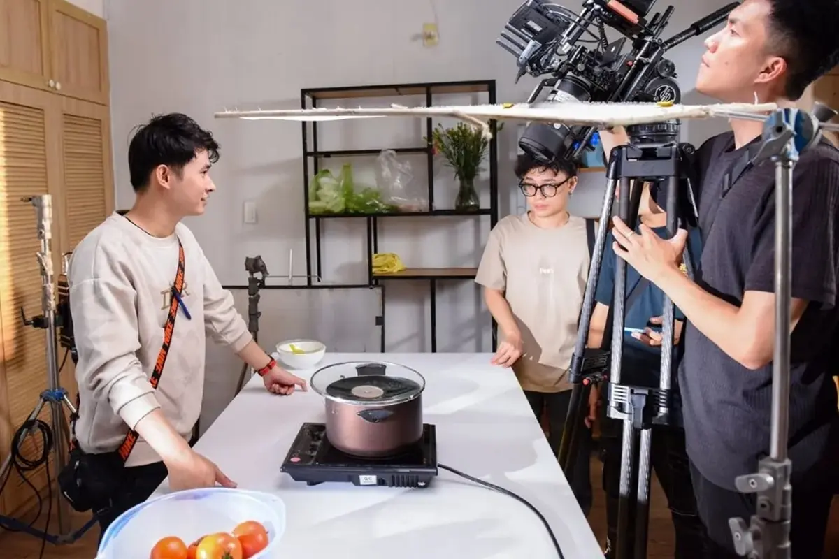 TikTok l&agrave; nền tảng đ&ograve;i hỏi sự s&aacute;ng tạo li&ecirc;n tục v&agrave; t&iacute;nh c&aacute; nh&acirc;n h&oacute;a cao